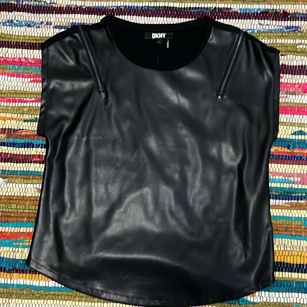DKNY FAUX LEATHER SHORT SLEEVES